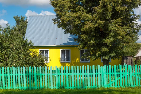 Une maison de campagne moderne en Russie — Photo