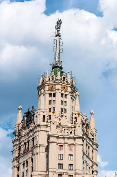 Arranha-céu de Stalin à beira-mar em Moscou, Rússia — Fotografia de Stock