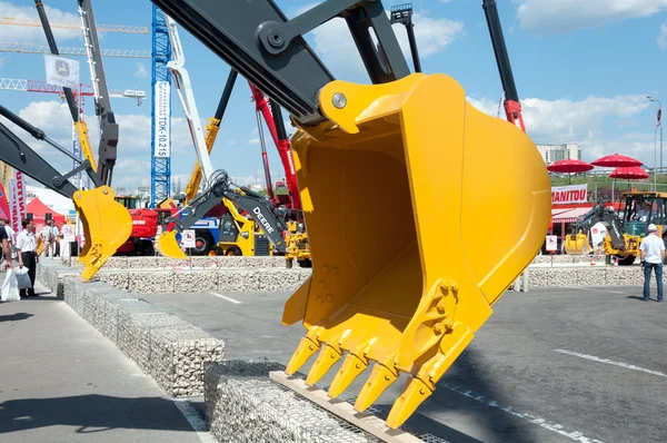 Die Ausstellung "Baumaschinen und Technologien 2013" Ausstellungskomplex "Krokusexpo" in Moskau, Russland — Stockfoto