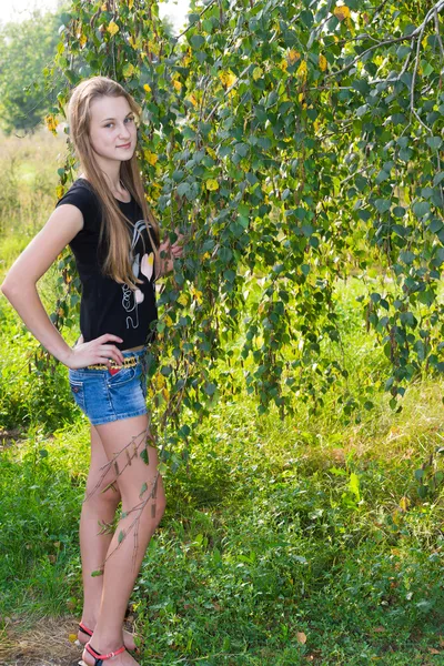 Teen girl near the birch — Stock Photo, Image