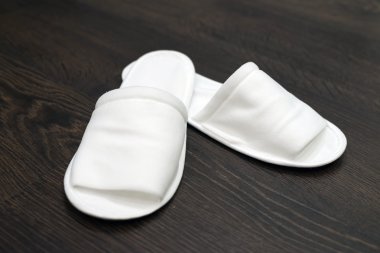 Otelde katta tek kullanımlık terlik