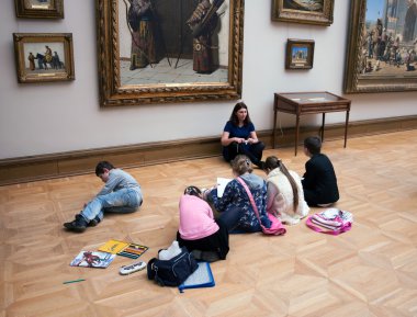 tretyakov Galerisi Moskova'daki zemine oturan çocuk boyama