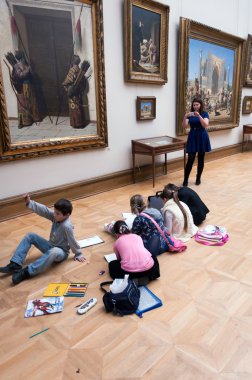 tretyakov Galerisi Moskova'daki zemine oturan çocuk boyama