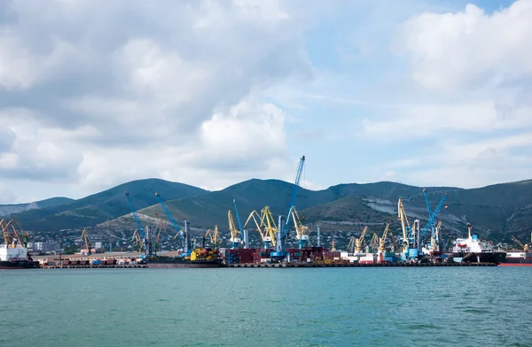 Cargo port i novorossiysk, Ryssland — Stockfoto