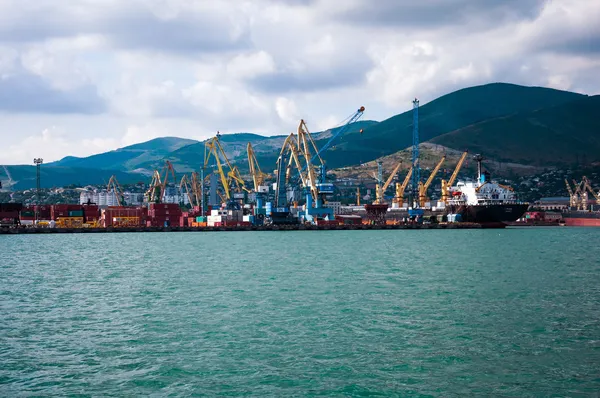 Cargo port in Novorossiysk, Russia — Stock Photo, Image