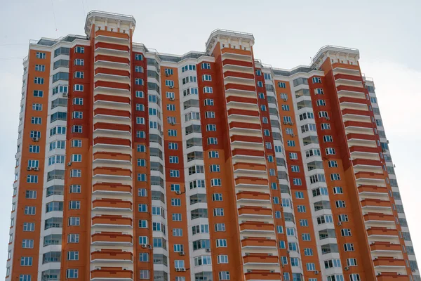 Moderno edificio de apartamentos en Moscú, Rusia — Foto de Stock