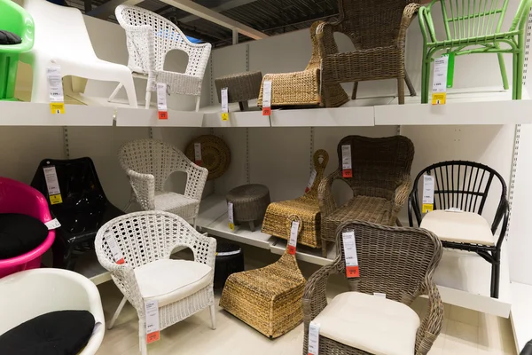 Sillones en una tienda de muebles "Ikea " — Foto de Stock