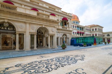 Doha, Katar - 20 numara. 2019. Katara Köyü Katara Plaza 'da Galleria Lafayette