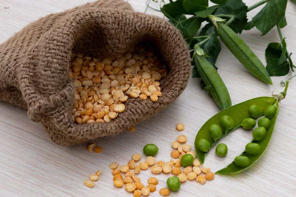 Healthy Fresh Green Peas Pea Groats Rustic Wooden Background — Fotografia de Stock