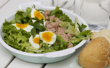 sağlıklı taze salata