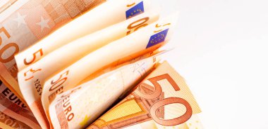 Avro banknotları beyaz üzerine