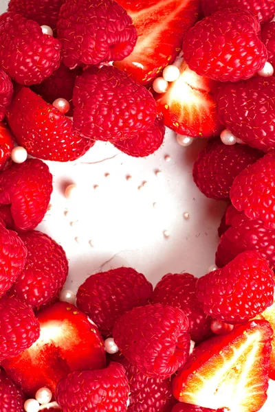 Zeer Smakelijke Taart Met Aardbeien — Stockfoto