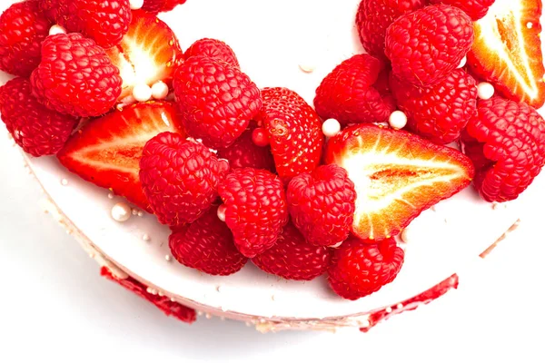Erdbeere Und Himbeere Auf Dem Kuchen — Stockfoto