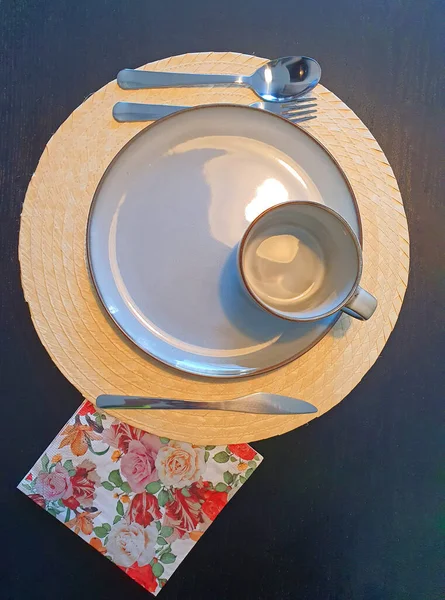 Ένα Φλιτζάνι Τσάι Στο Τραπέζι — Φωτογραφία Αρχείου
