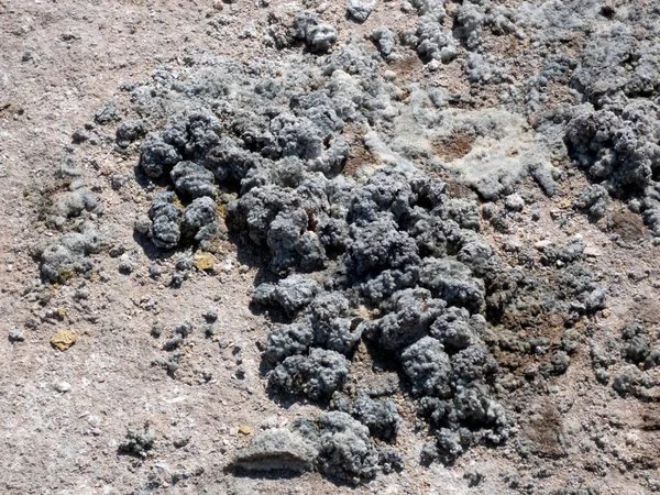 希腊尼斯罗斯岛火山火山口底部的剧毒硫磺特写 — 图库照片
