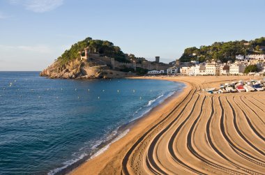 Costa brava, plaj ve Ortaçağ kalesinde tossa de mar-cataloni