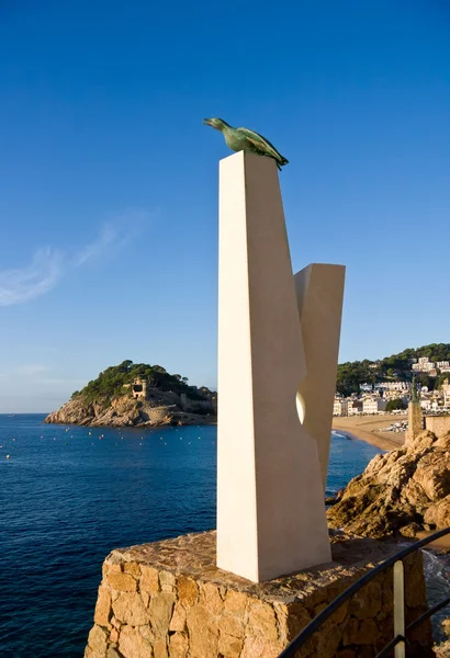 Costa brava, strand en middeleeuws kasteel in tossa de mar, cataloni — Stockfoto