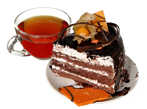Kuchen isoliert auf weißem Hintergrund. Kuchen mit Schokolade, Obst und Sahne. — Stockfoto
