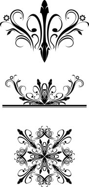 üç siyah süsleme elemanları üzerinde beyaz izole