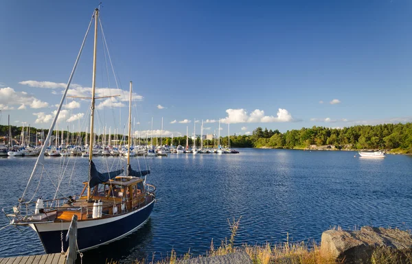 Beautiful sailboat in Swedish sea bay — Stock Photo, Image
