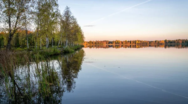 Puesta Sol Sobre Lago Octubre — Foto de Stock