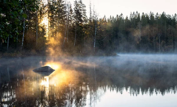 Podzimní Švédské Jezero Ranní Slunce — Stock fotografie