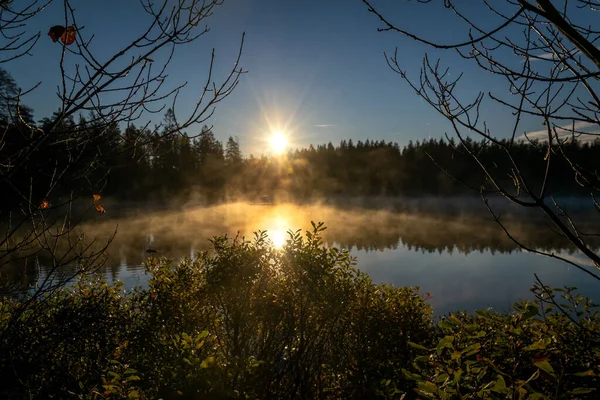 Salida Del Sol Sobre Lago Octobr Sueco — Foto de Stock