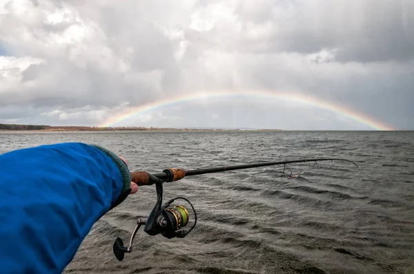 Mar Costa Spining Pesca Cenário Arco Íris — Fotografia de Stock