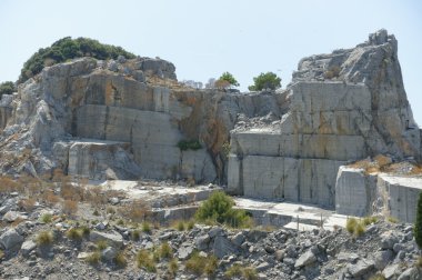 Altın ve Siyah Mermer Ocağı