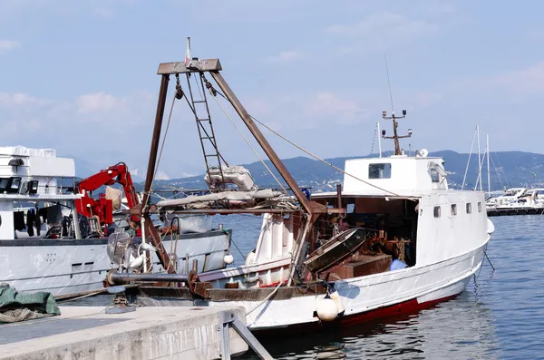 Barco de pesca —  Fotos de Stock