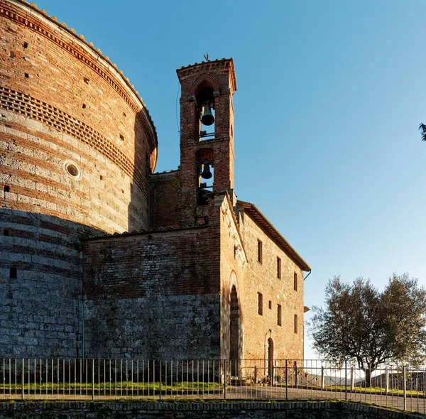 Kapel Van Montesiepi Toscane Met Zijn Ronde Toren — Stockfoto