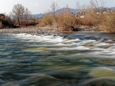 Ormandaki taşlı dere uzun süre açıkta kalır.