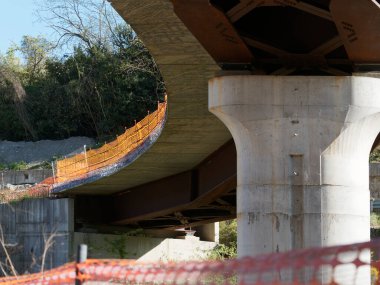 Yeniden inşa edilen yolun parça görüntüsü