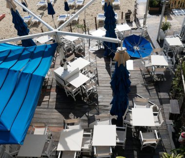 denizin üzerinde küme tablo