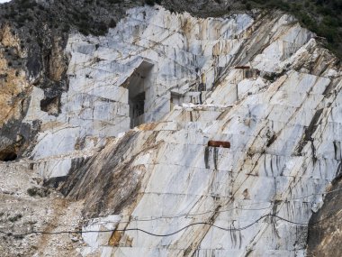 Carrara 'daki mermer ocağının manzarası çok güzel.