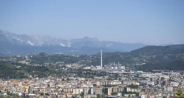 La Spezia 'nın havadan görünüşü İtalya' da güzel bir kasaba