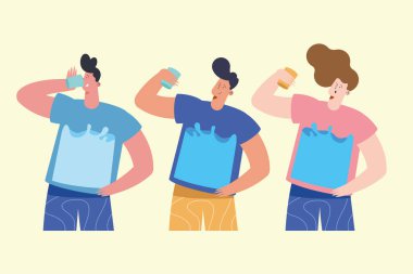 Üç genç su içiyor.