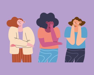 Üç kız karakterlere el hareketi yapar.