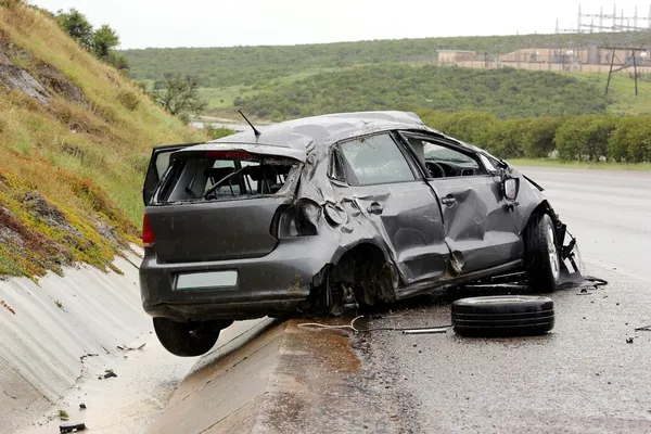 Wypadek samochodowy i wraku — Zdjęcie stockowe