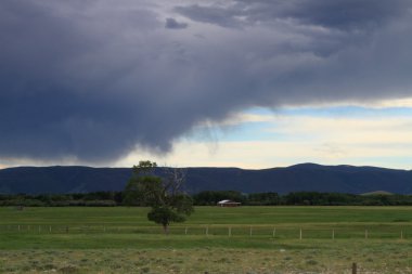 Fırtına öncesi sessizlik güzel gökyüzü