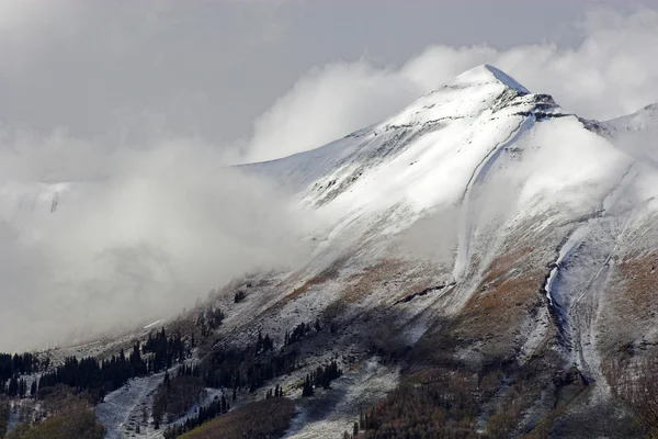 Picco di montagna — Foto Stock