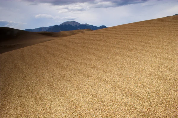 Trovoada sobre dunas de areia — Fotografia de Stock