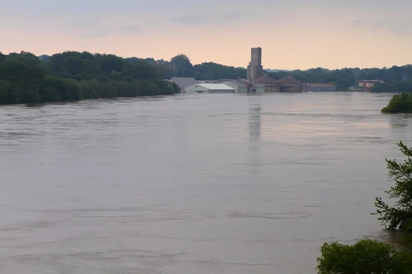 Overflowing river — Stock Photo, Image