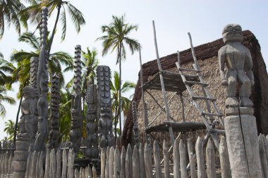 ahşap idoller ve Tapınak