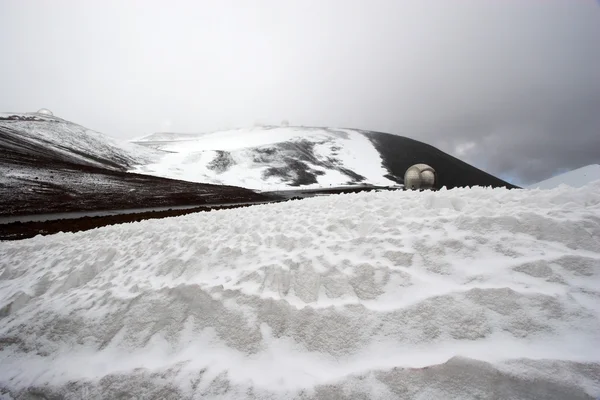 Observatórios e neve — Fotografia de Stock