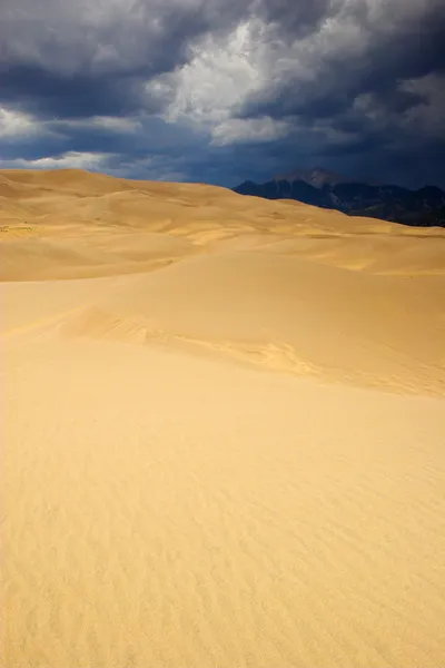 Temporale sulle dune di sabbia — Foto Stock