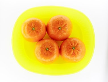 mandalina sarı plaka üzerinde