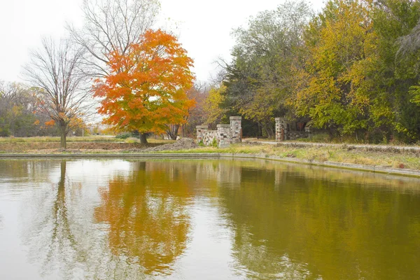 Herfst lake — Stockfoto