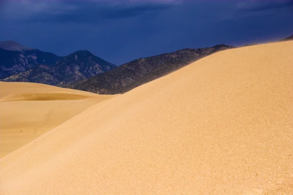 Orage sur les dunes de sable — Photo