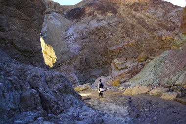 mavi ve mor mineraller